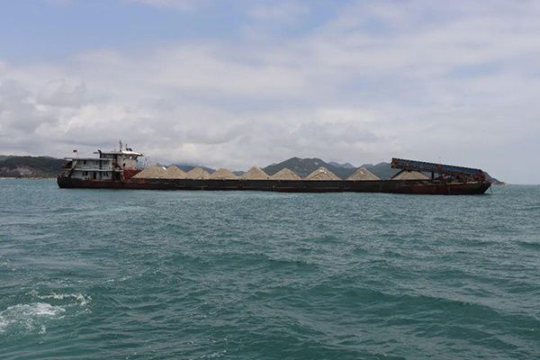 運輸時長縮短20% 船運成本降低50%！開啟“糧出砂進”江海直達物流大循環模式